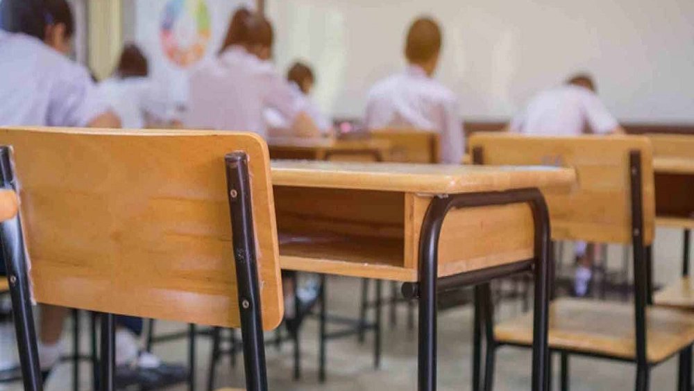 Χωρίς βιβλία ξεκίνησαν τη σχολική χρονιά οι μαθητές - «Κάνουν μάθημα με φωτοτυπίες» 