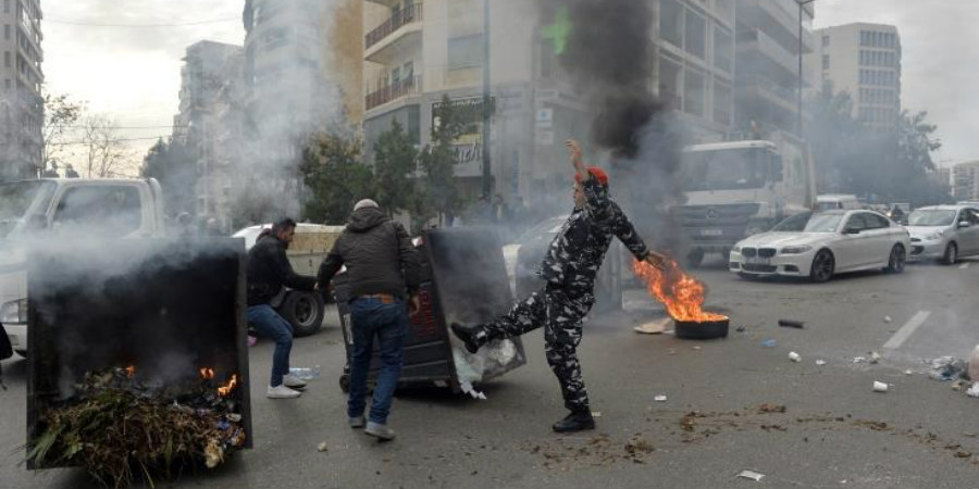 Βίαιες συγκρούσεις μεταξύ αστυνομίας και διαδηλωτών στη Βηρυτό