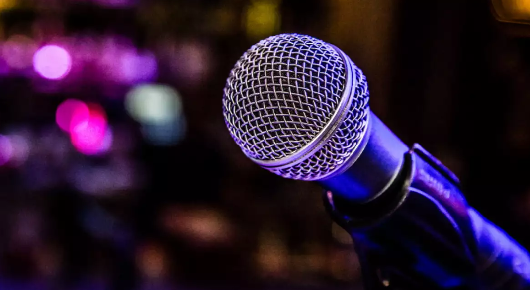 Στο νοσοκομείο γνωστός Έλληνας τραγουδιστής - Ακυρώθηκαν όλες οι εμφανίσεις του - Ποιος ο λόγος