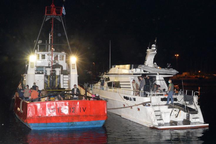 ΠΑΦΟΣ: Σκάφος με 70 πρόσφυγες στον Κάτω Πύργο Τηλλυρίας 