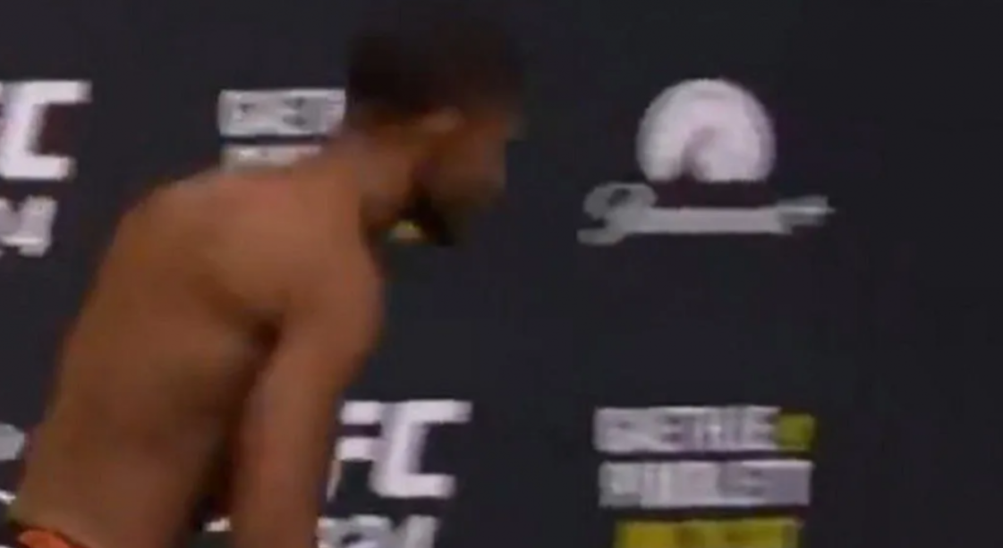 Σοκαριστικό video: 28χρονος αθλητής κατέρρευσε αμέσως μετά το ζύγισμα - Το πρώτο μήνυμα του