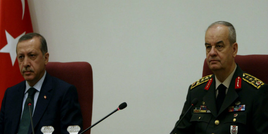 Απειλεί την Ελλάδα ο πρώην αρχηγός του Τουρκικού στρατού: «Θα πάρω το όπλο μου»