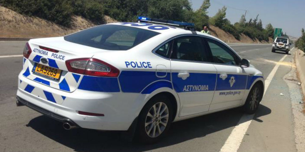 Αναστάτωση στη Λευκωσία: Οδηγός χτύπησε σταθμευμένο όχημα, το αναποδογύρισε και... εξαφανίστηκε - Δείτε φωτογραφία