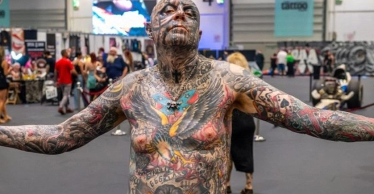 Ο 67χρονος που έχει γεμίσει το 97% του κορμιού του με τατουάζ: «Δεν θα σταματήσω αν δεν το καλύψω όλο» -Δείτε βίντεο 