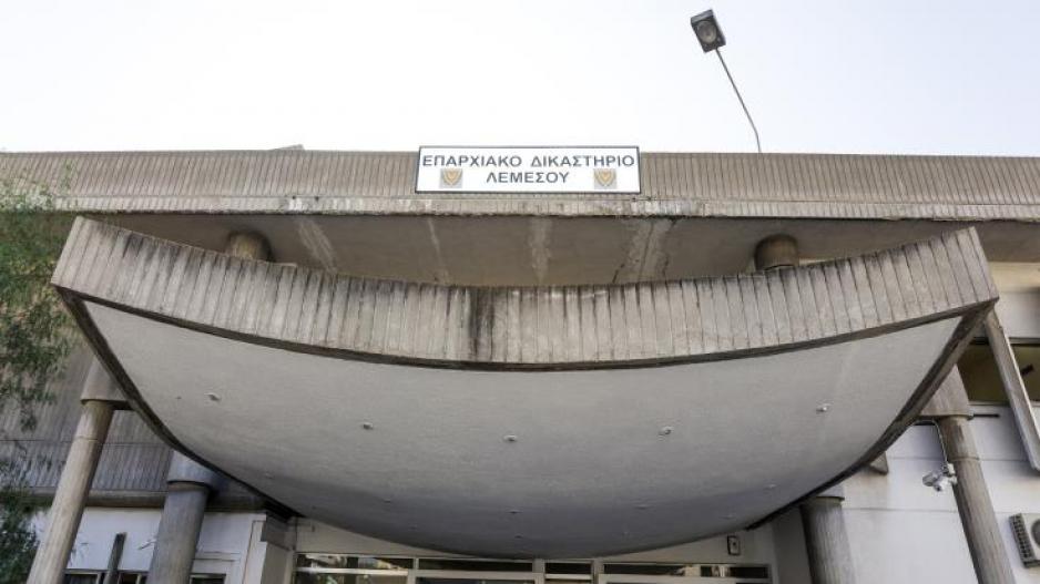 Πυροβολισμοί σε φαρμακείο: Ελεύθεροι οι 3 ύποπτοι -  Δεν ικανοποιήθηκε από την μαρτυρία το Δικαστήριο