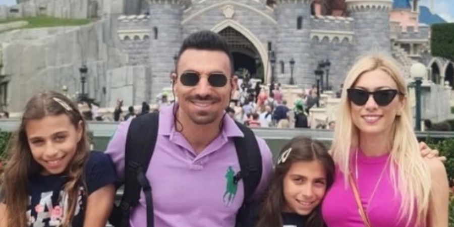 Kωνσταντίνος - Στέλλα Χαραλαμπίδη: Διακοπές με τις κόρες τους στη Disneyland (φωτος)
