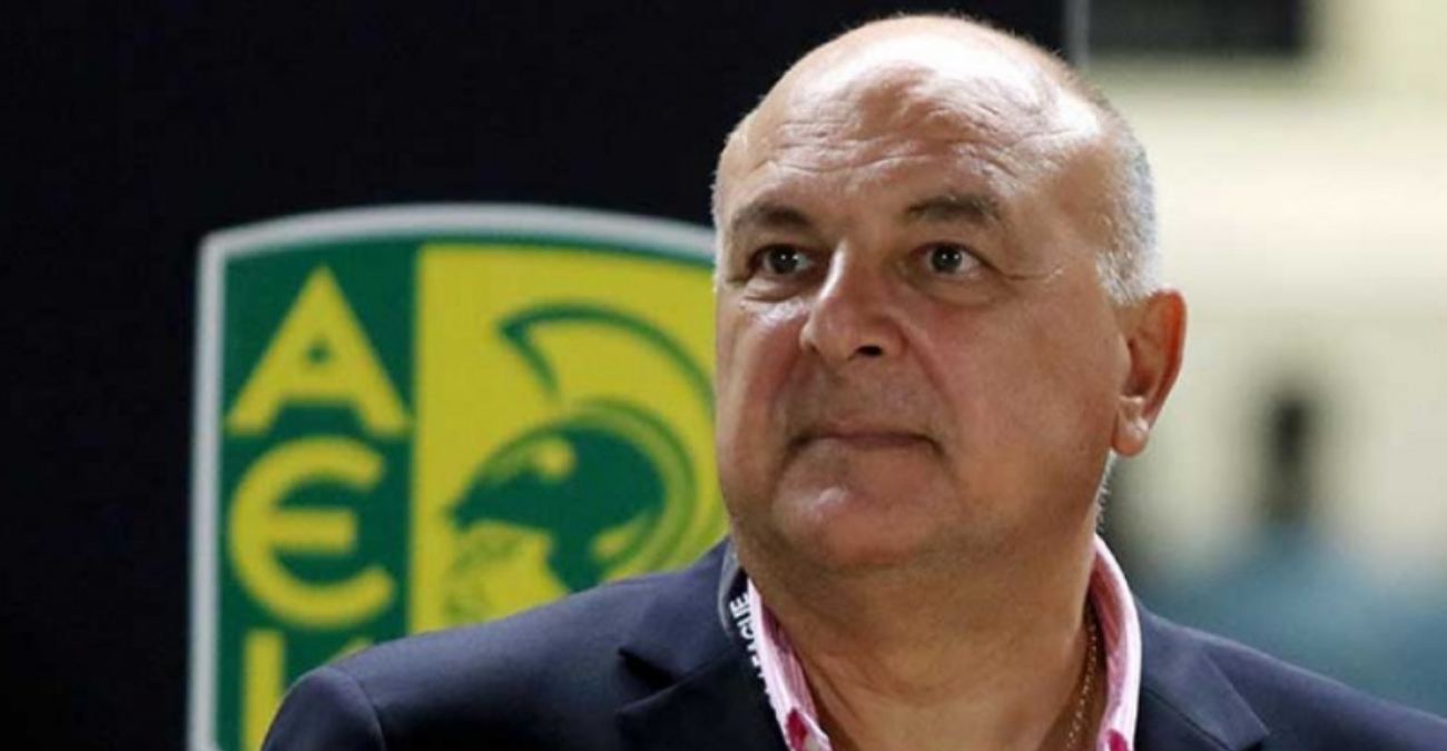 ΟΡΙΣΤΙΚΟ για Καραπατάκη: Η γραπτή δήλωση του για ΠΑΡΑΜΟΝΗ στην Προεδρία και οι λόγοι που άλλαξε απόφαση