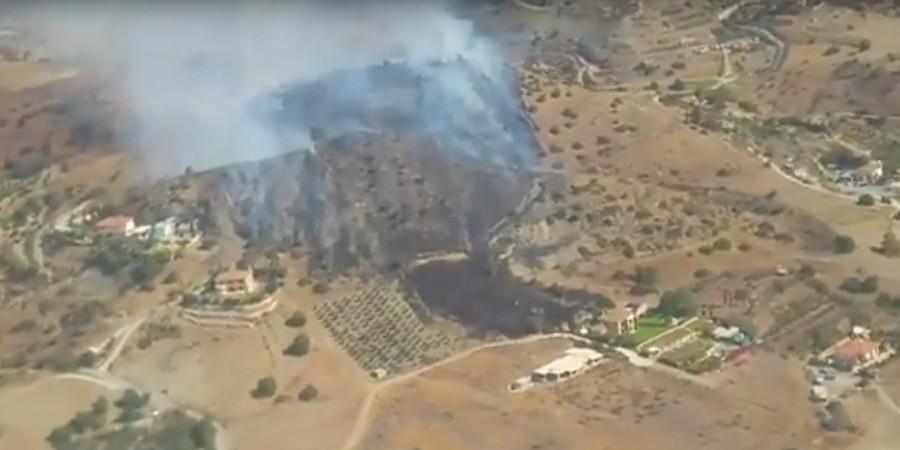 ΛΕΜΕΣΟΣ- ΠΥΡΚΑΓΙΑ: Σε απόσταση αναπνοής από οικίες οι φλόγες- VIDEO