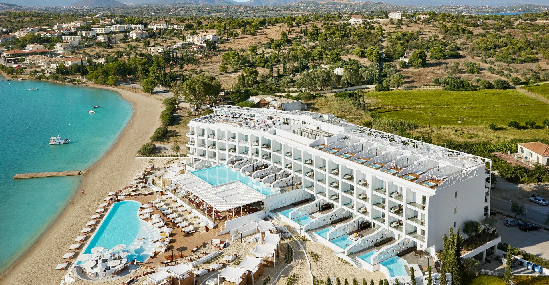 ΤΟ NIKKI BEACH RESORT  SPA PORTO HELI ΤΗΣ MHV (Mediterranean Hospitality Venture) ΥΠΟΔΕΧΕΤΑΙ ΤΟ 2025 ΜΕ ΕΙΔΙΚΗ ΠΡΟΣΦΟΡΑ