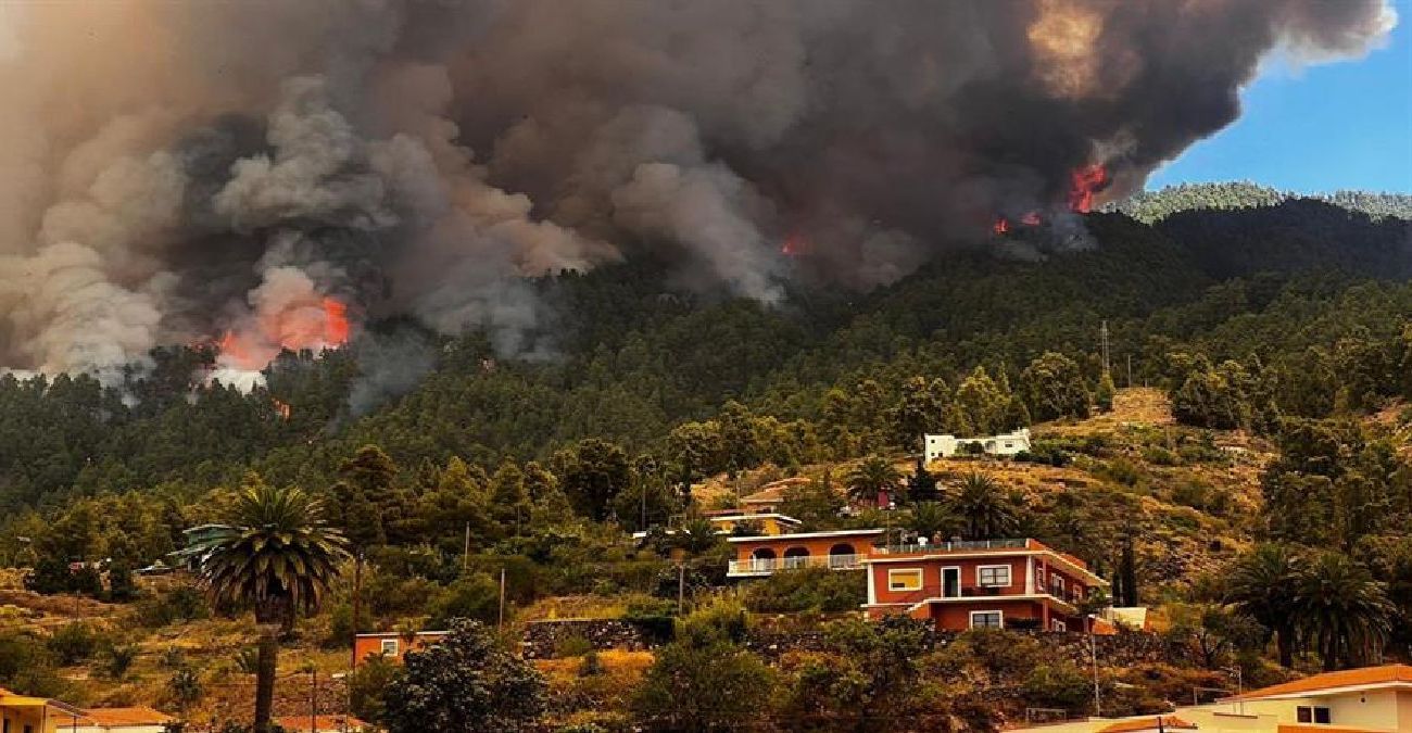 Ισπανία: Μαίνεται ανεξέλεγκτη δασική πυρκαγιά στο νησί Λα Πάλμα