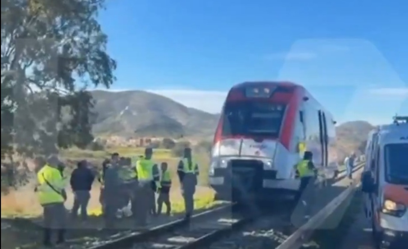 Νέο σιδηροδρομικό ατύχημα στην Ισπανία: Σύγκρουση τρένου με γερανό στην Καρταχένα