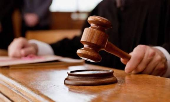Το Δικαστήριο αποφάσισε να αφήσει ελεύθερο κατηγορούμενο για βία στην οικογένεια αλλά... το Εφετείο είχε άλλη άποψη 