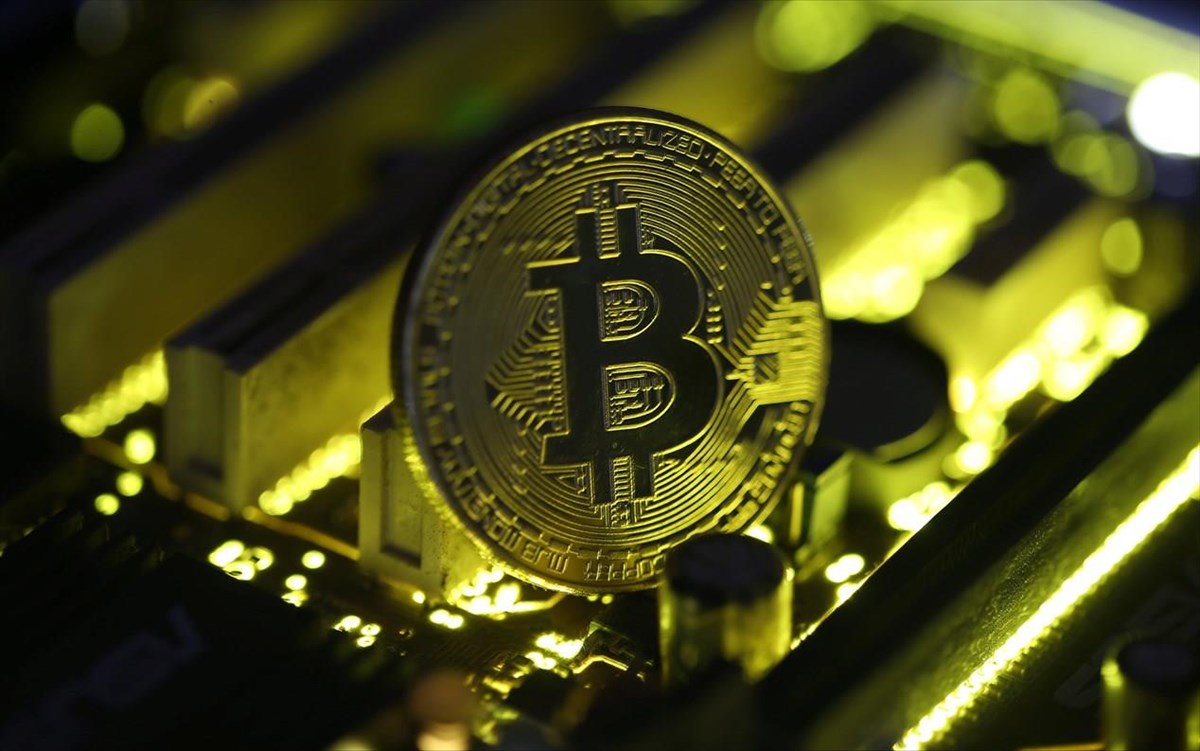 Bitcoin: Νέο άλμα για το κρυπτονόμισμα – Σκαρφάλωσε πάνω από τα 50.000 δολάρια