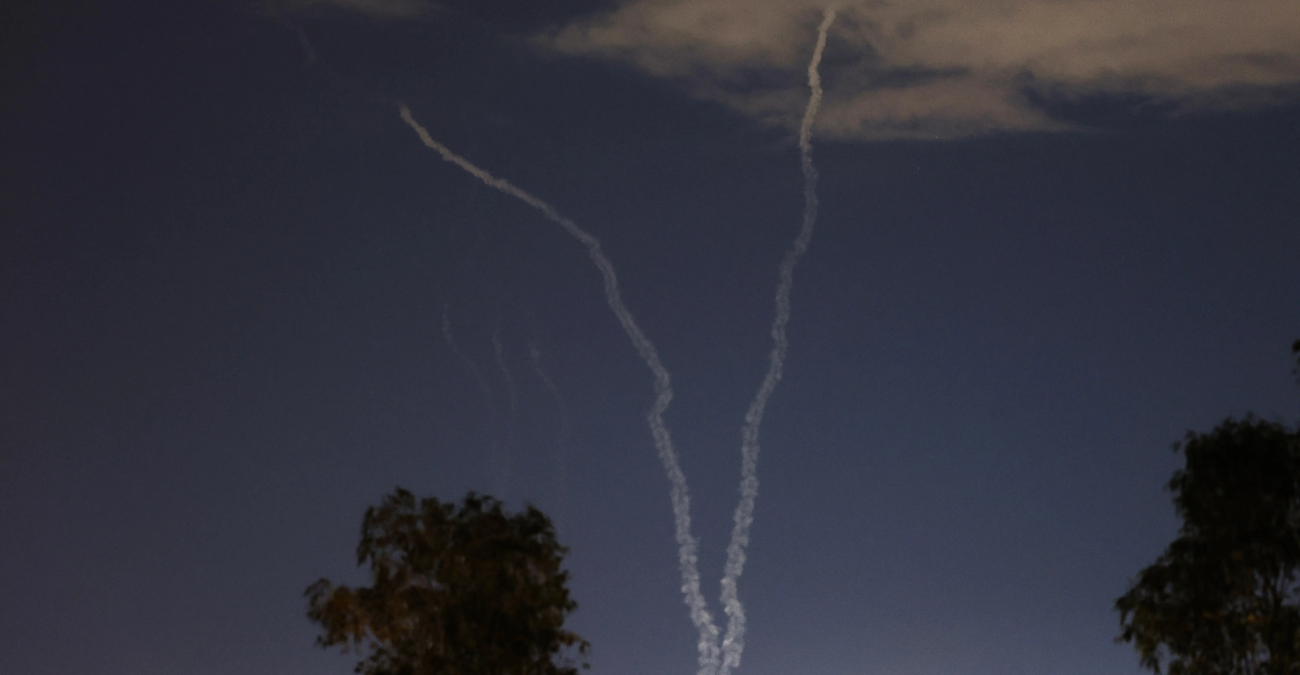 Δήμαρχος Κουρίου: «Έβλεπαν να αναχαιτίζονται πύραυλοι και ανησυχούσαν» – Σε σχολεία και μοναστήρι φιλοξενήθηκαν κάτοικοι - Βίντεο