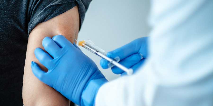 ΚΟΡΩΝΟΙΟΣ: Τρίτη δόση εμβολίου σε ανοσοκατασταλμένα άτομα 12 ετών και άνω - Όλες οι πληροφορίες   