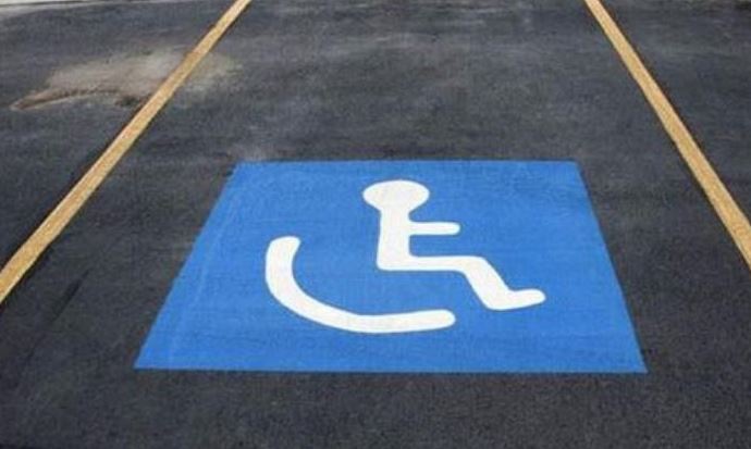 Αλλαγές στον ορισμό του όρου «αναπηρία» στον σχετικό νόμο ψήφισε η Βουλή
