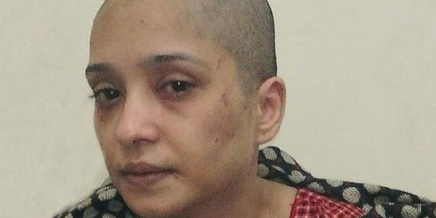 Γυναίκα συγκλονίζει: Ο σύζυγος της ξύρισε το κεφάλι, έκαψε τα μαλλιά και την ξυλοκόπησε - VIDEO