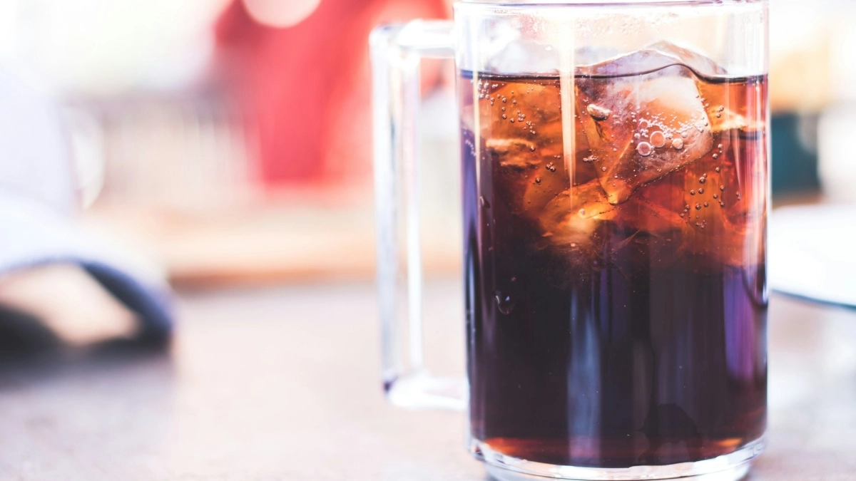 Πόσα λεπτά χάνεις από τη ζωή σου κάθε φορά που πίνεις ένα ανθρακούχο αναψυκτικό