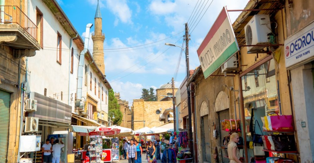 Στα κατεχόμενα χωρίς «υπηκοότητα»: 20χρονη παραμένει υπό κράτηση παρά τις υποσχέσεις για λύση