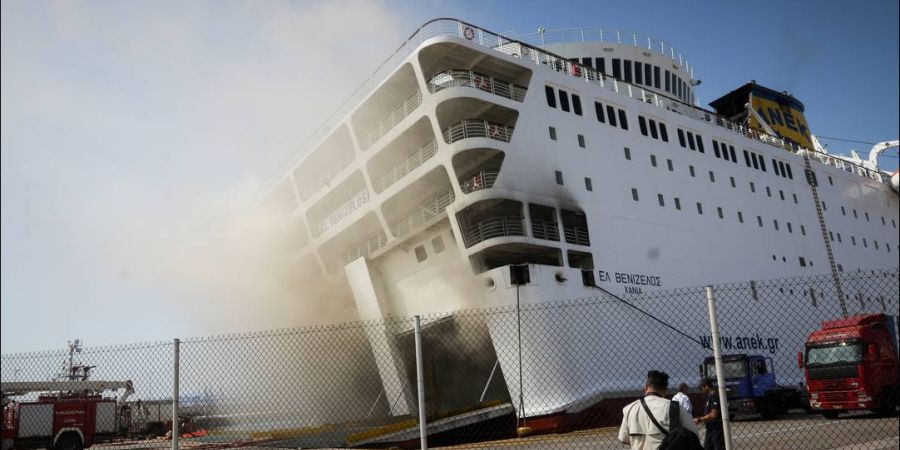 Εκκενώνεται το πλοίο «Ελ. Βενιζέλος» μετά από νέα κλίση που πήρε