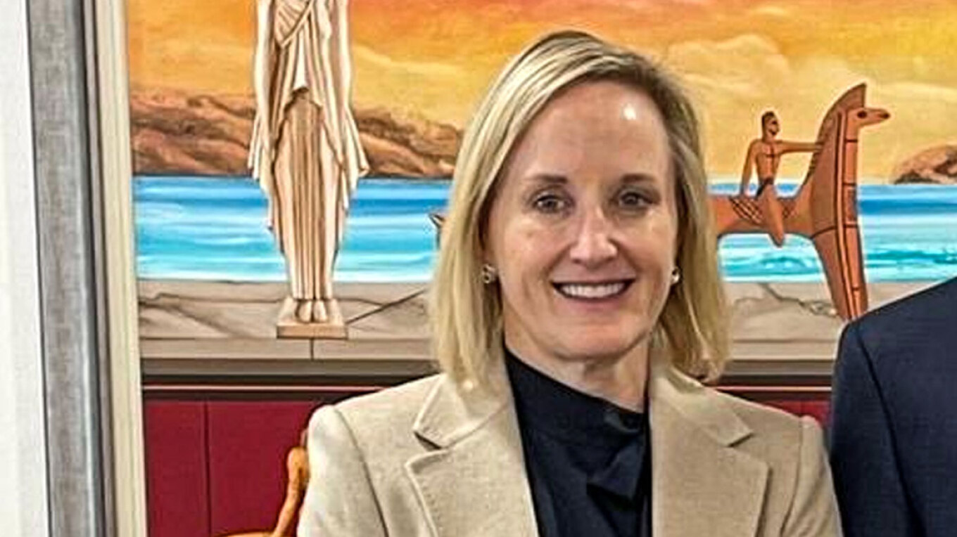 Απογοητευμένη η πρεσβευτής των ΗΠΑ στην Κύπρο από τον Τραμπ – Αποχωρεί από το Κίεβο