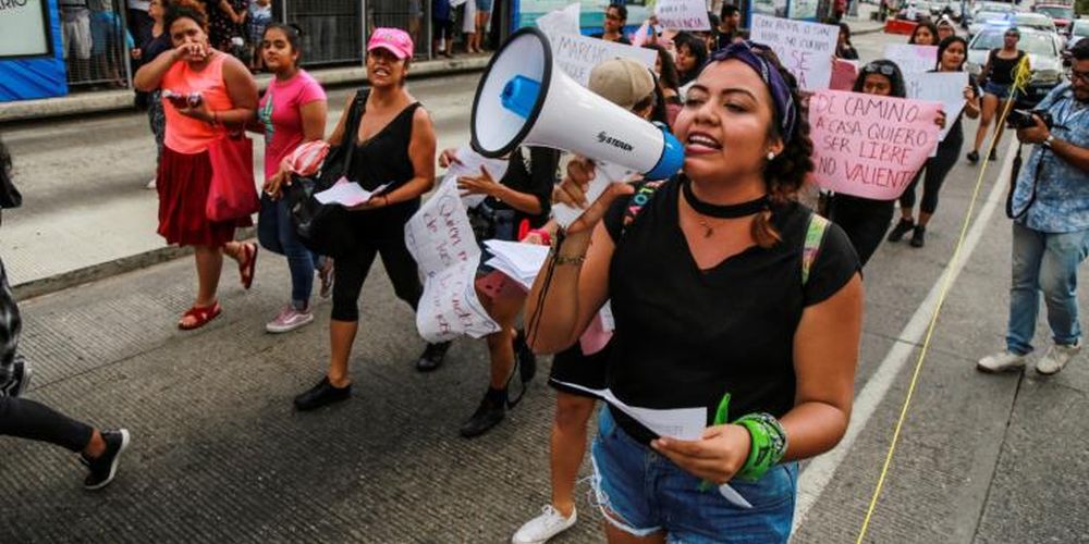 Χιλιάδες γυναίκες διαδήλωσαν στο Μεξικό μετά από καταγγελίες για κακοποιήσεις από αστυνομικούς