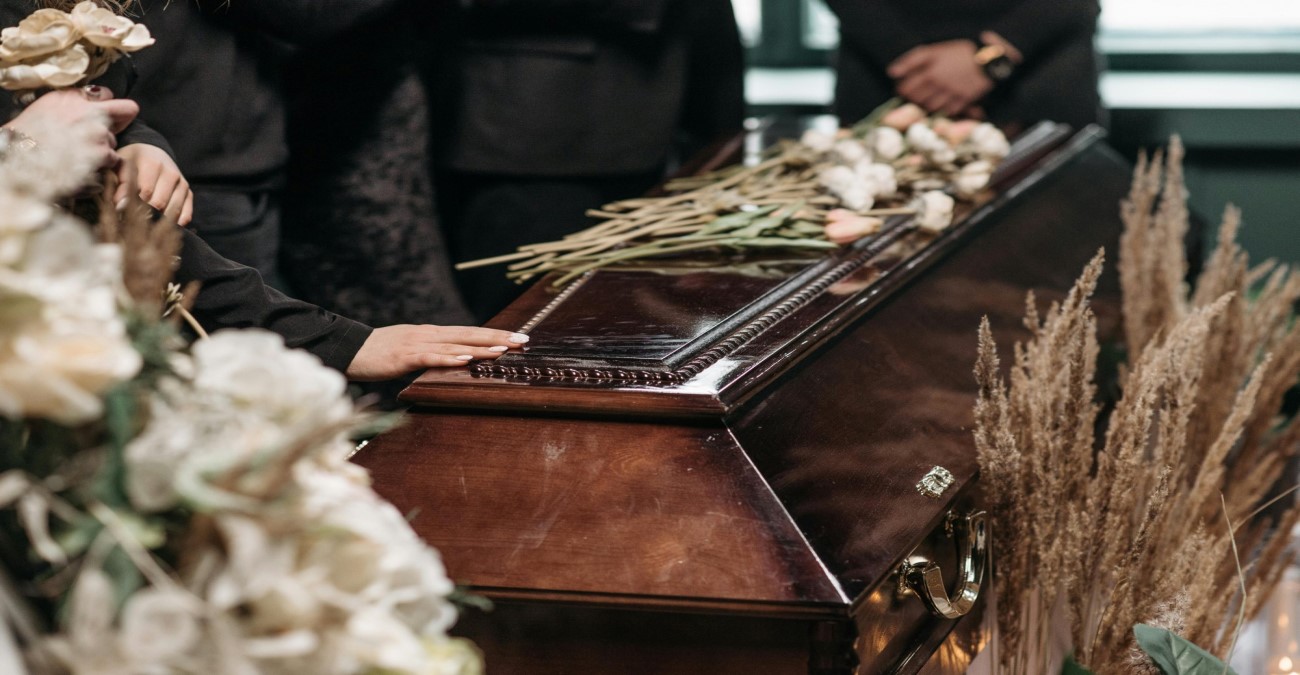 ΗΠΑ: Γυναίκα μεταφέρθηκε σε γραφείο τελετών για να οργανωθεί η κηδεία της αλλά διαπιστώθηκε ότι ήταν ζωντανή