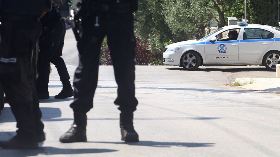 Θρίλερ στην Ελλάδα - Εντοπίστηκε νεκρός αστυνομικός με τη σύντροφό του
