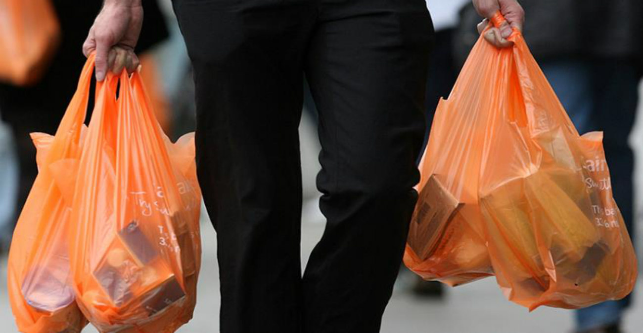 Από πότε δεν θα βρίσκεις πλαστικές σακούλες στα ταμεία - Έρχεται και απαγόρευση… συσκευασιών