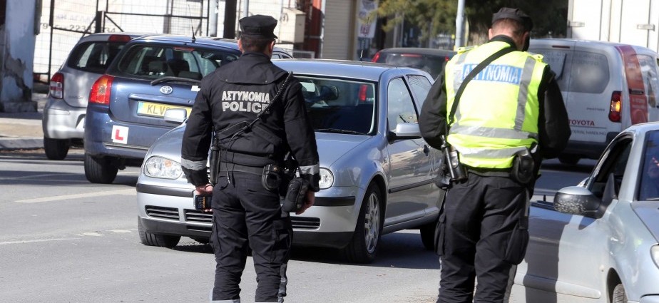 ΚΥΠΡΟΣ: Ξανά στους δρόμους οι αστυνομικοί - Ελέγχονται οι οδηγοί 