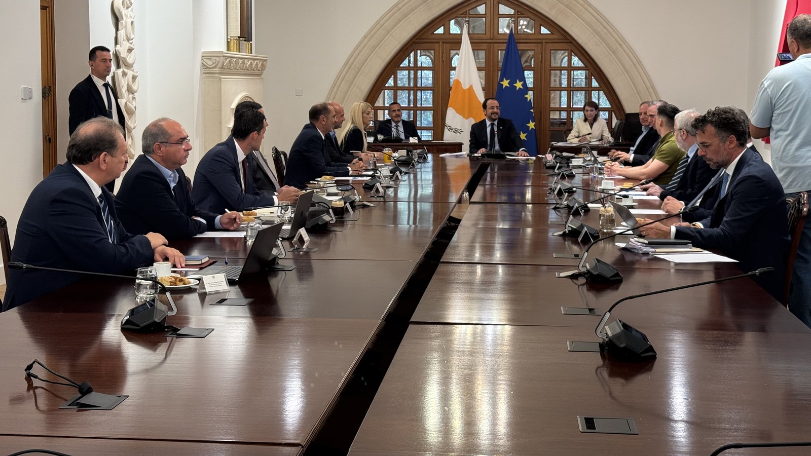 Ενημέρωσε την πολιτική ηγεσία για το Κυπριακό ο ΠτΔ - «Υπήρξε μια διεξοδική ανταλλαγή απόψεων»