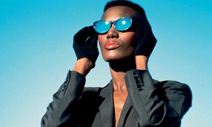 Grace Jones: Στα 73 της συνεχίζει να είναι γοητευτική – Δείτε πώς είναι σήμερα