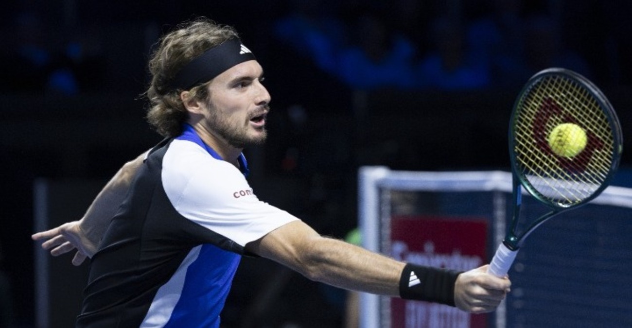 Όταν ο Στέφανος Τσιτσιπάς έτρεχε με 276 χλμ. με την Aston Μartin - Έχει ή όχι δίπλωμα οδήγησης;