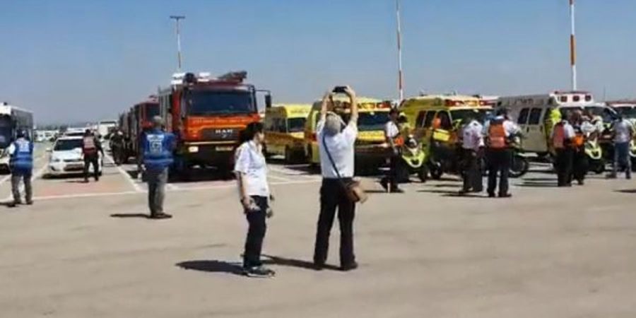 Έκτακτη προσγείωση αεροσκάφους στο αεροδρόμιο του Ισραήλ - Ασθενοφόρα στο σημείο - VIDEO 