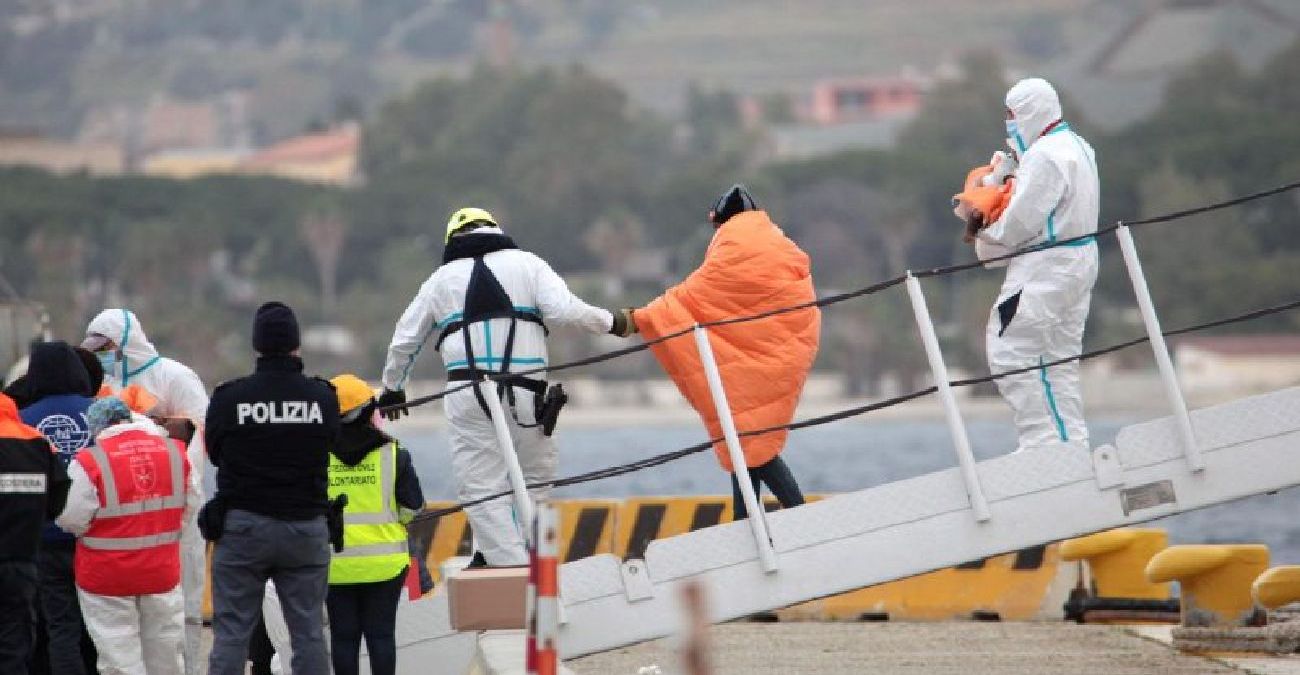 Ιταλία: Η ακτοφυλακή διέσωσε περισσότερους από 700 μετανάστες