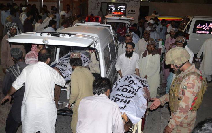 Μακελειό στο Πακιστάν: Στους 140 οι νεκροί από την βομβιστική επίθεση