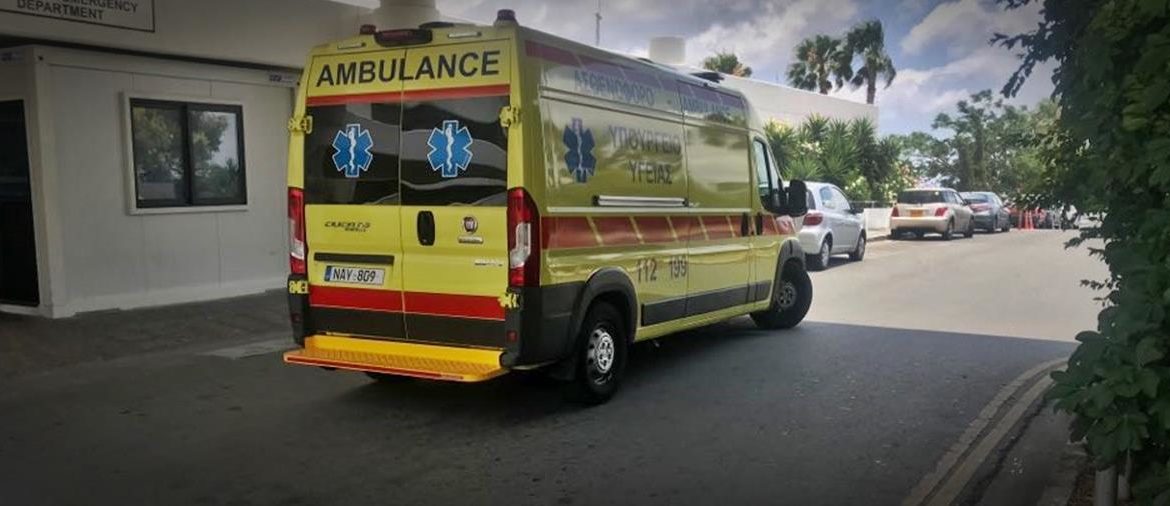 ΠΑΦΟΣ – ΤΡΟΧΑΙΟ: Εγκλωβίστηκε στο φορτηγό του ο οδηγός – Μεταφέρθηκε στο νοσοκομείο