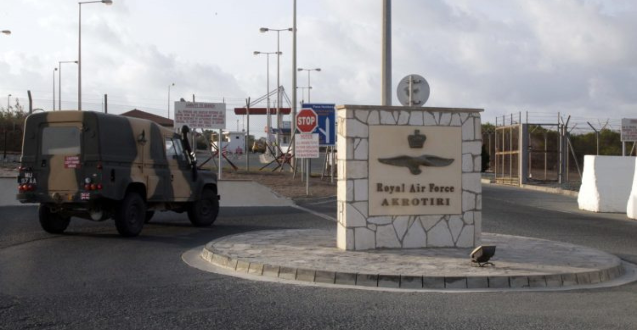 Συναγερμός στις Βάσεις Ακρωτηρίου: Άγνωστο αντικείμενο έπεσε εντός Βάσης – Μήνυμα «μείνετε στα σπίτια σας» στους κατοίκους - Βίντεο