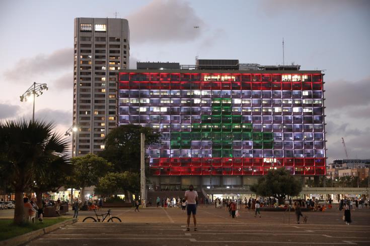 Στα χρώματα του Λιβάνου φωτίστηκε το Δημαρχείο του Τελ Αβίβ, αντιδράσεις από πολιτικούς