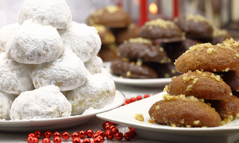 Πόσο μας παχαίνουν τα γιορτινά γλυκά- Δείτε τις θερμίδες που κρύβουν