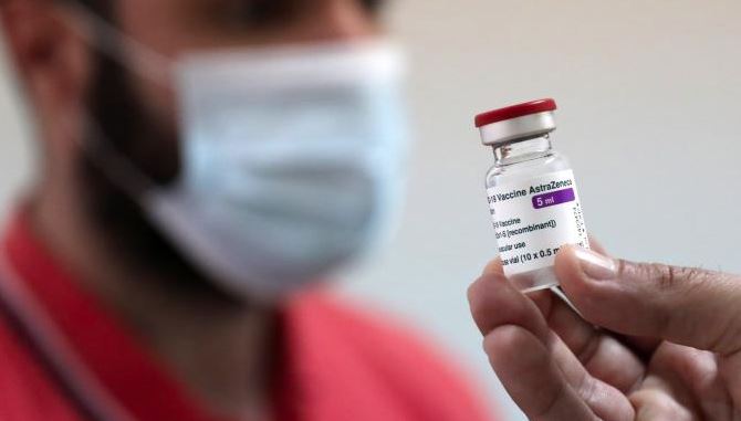 Γαλλία: Μόνο το 25% των διαθέσιμων εμβολίων Astra Zeneca έχει χρησιμοποιηθεί