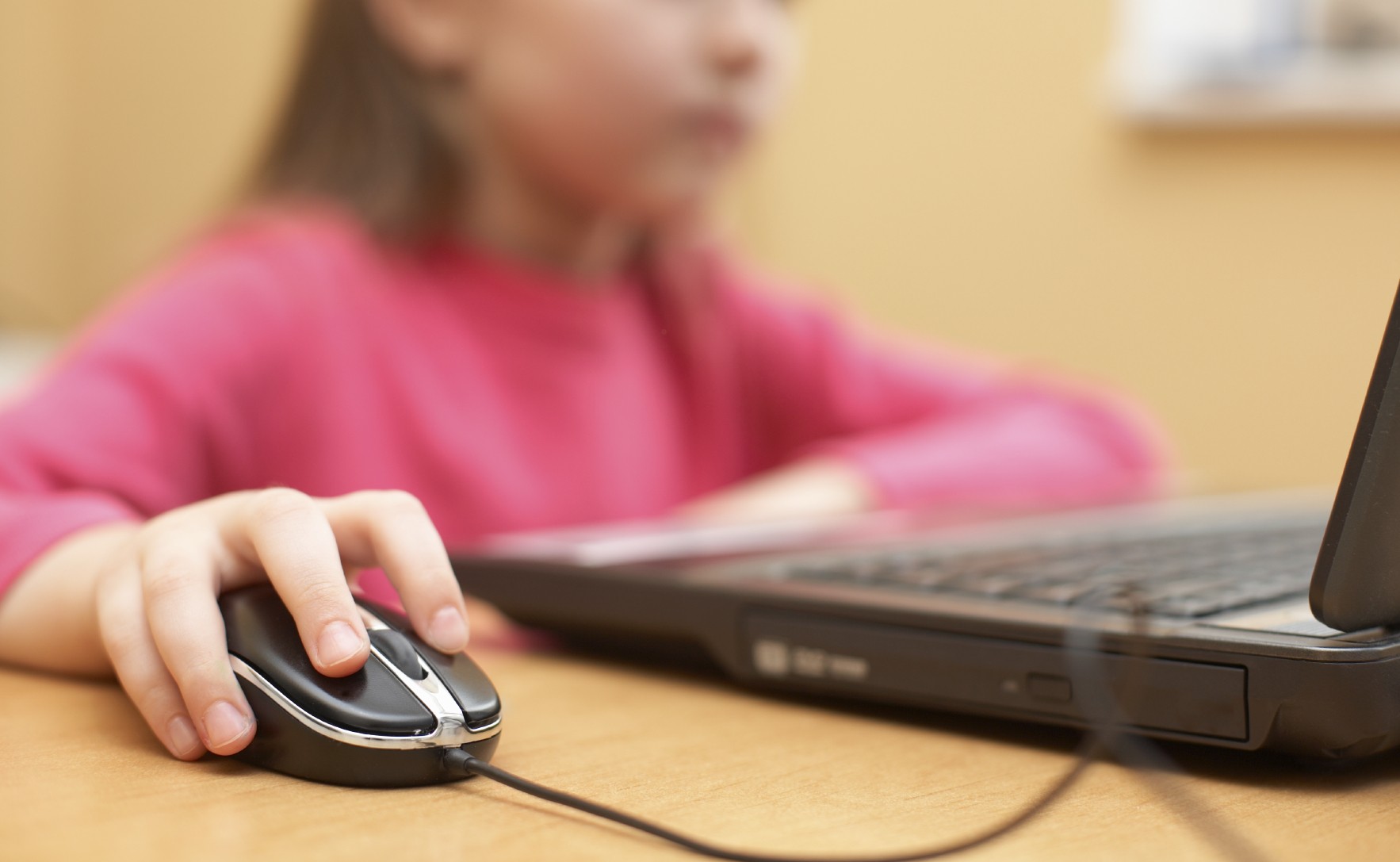 Το Υπουργικό ενέκρινε Εθνική Στρατηγική για ένα καλύτερο διαδίκτυο για τα παιδιά
