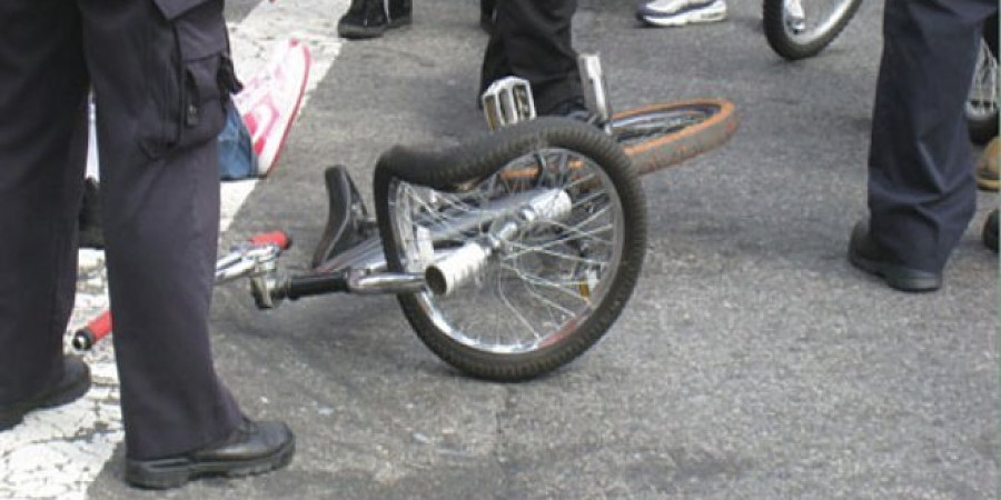 ΛΕΥΚΩΣΙΑ: Ποδηλάτης στο Νοσοκομείο με ασθενοφόρο