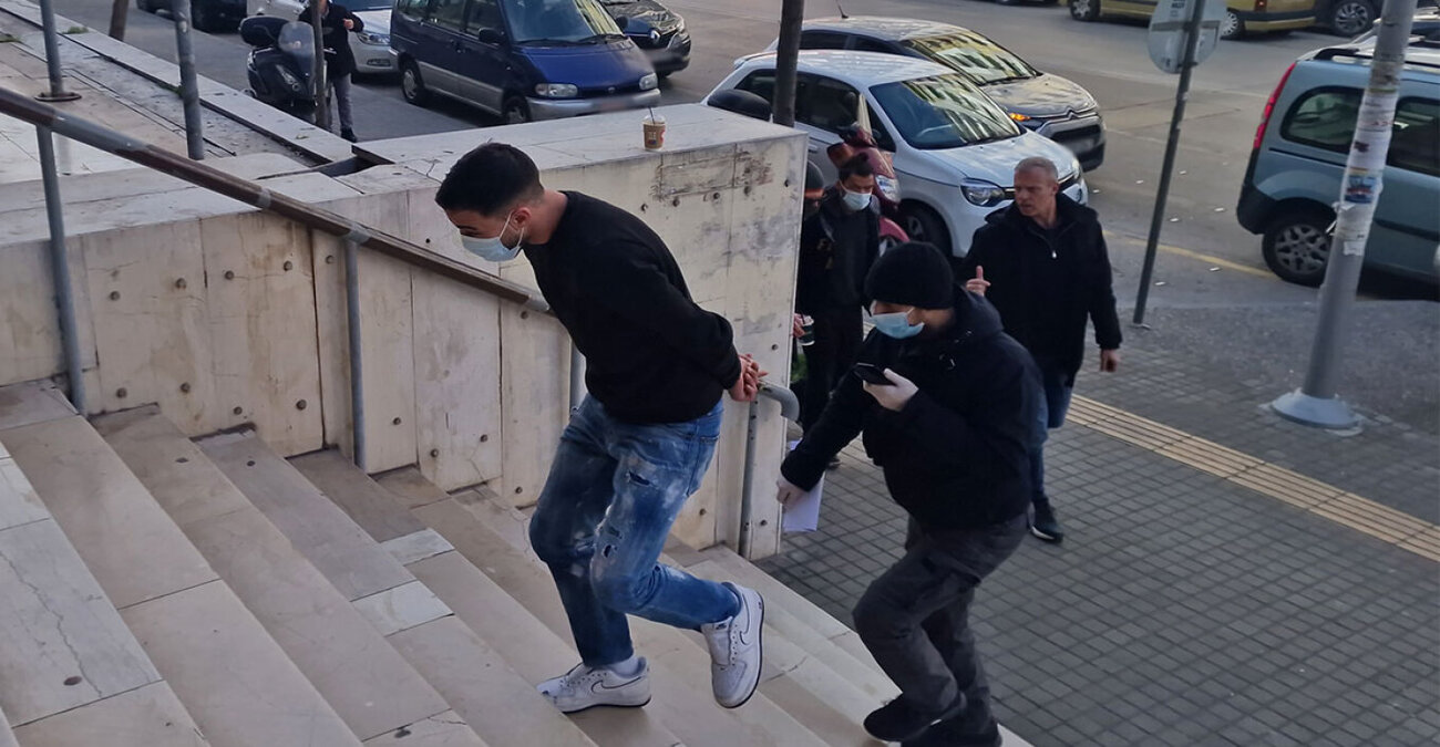 Θεσσαλονίκη: Νέα προθεσμία για να απολογηθεί έλαβε ο τράπερ Ricta -  «Σταματήστε να γράφετε ψέματα», είπε - Δείτε βίντεο