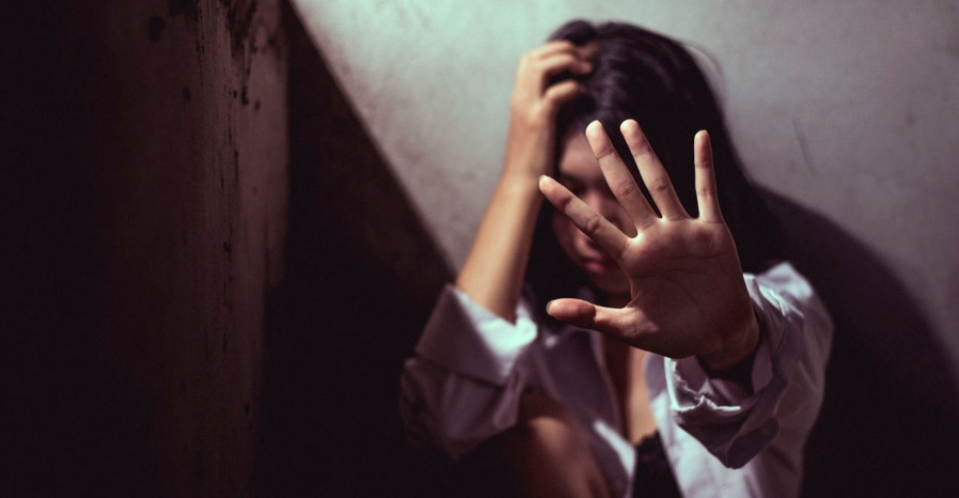 Σοκ στην Ελλάδα: 14χρονη έγκυος χτυπήθηκε από τη μητέρα της και απέβαλε - Η ανήλικη πήγε στην αστυνομία με το νεκρό βρέφος