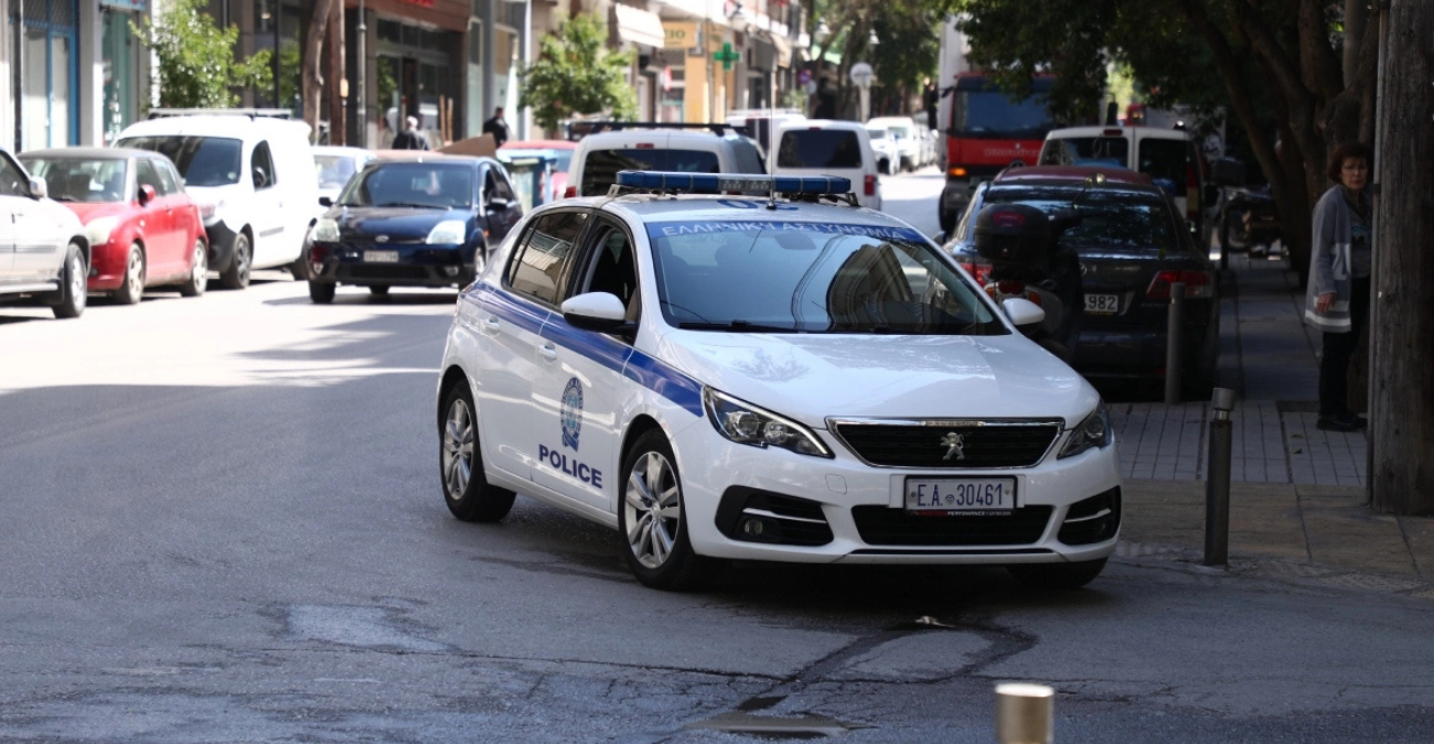 Απίστευτο: Γυναίκα απείλησε με μαχαίρι τον σύντροφό της στη Θεσσαλονίκη επειδή… βαριόταν στις διακοπές