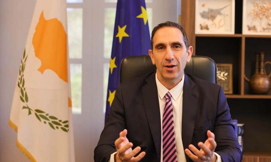 Πως απαντά ο ΥΠΕΣ στις αντιδράσεις για τις νέες ταυτότητες – Γιατί εκδίδονται χωρίς το ονοματεπώνυμο των γονέων (VIDEO)