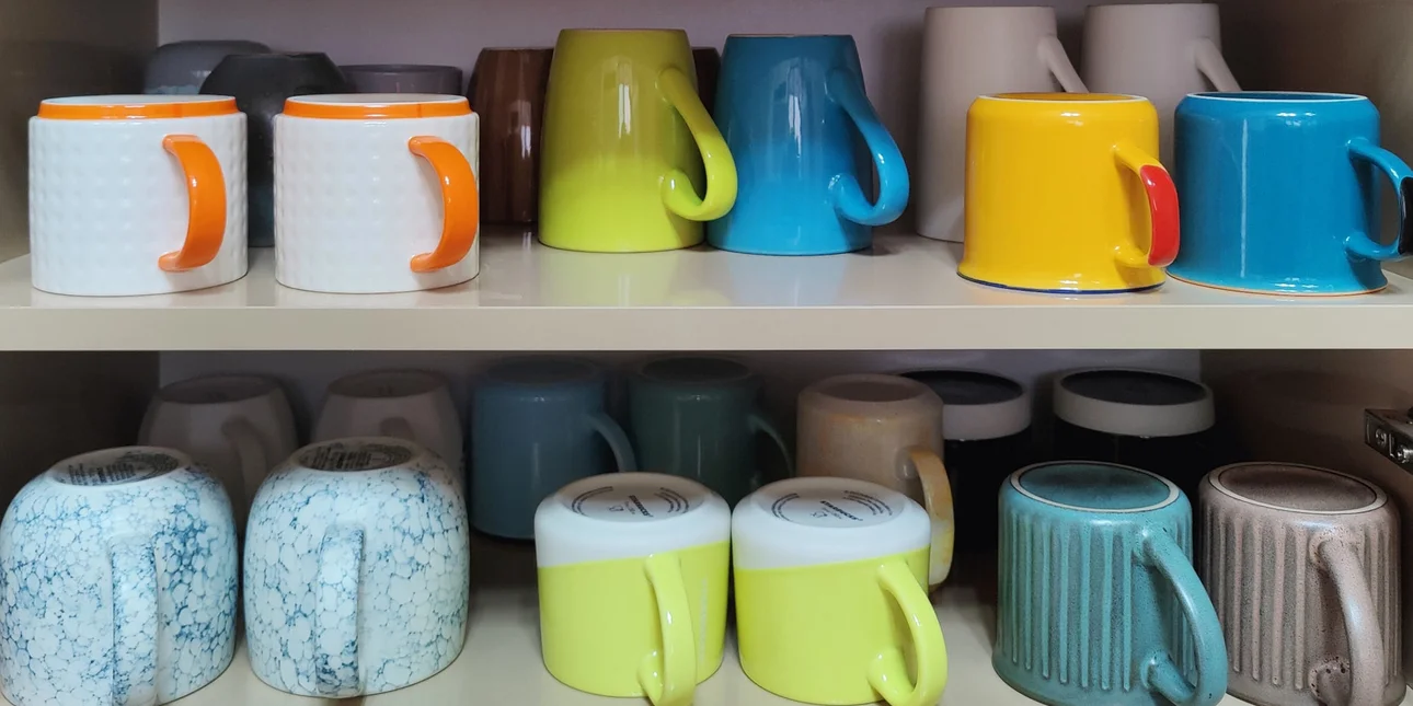 Γιατί τα ποτήρια και τα φλυτζάνια πρέπει να αποθηκεύονται ανάποδα: Να το θυμάστε σε όλη σας τη ζωή