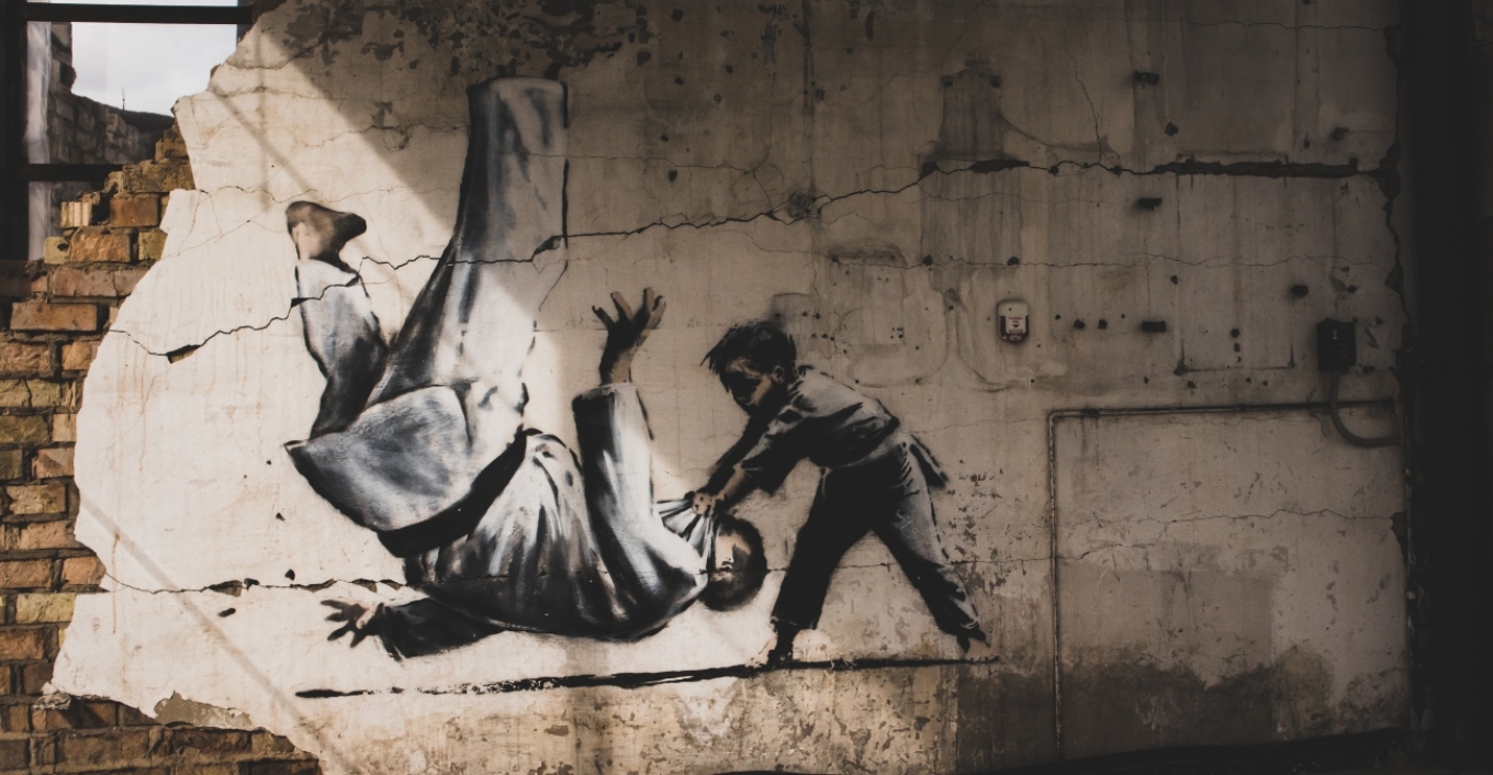 Λύθηκε το μυστήριο, αυτός είναι ο Banksy: Πόσο σημαντική είναι η ανωνυμία στον κόσμο της τέχνης