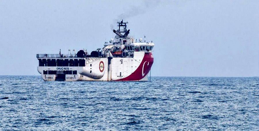 Ελληνοτουρκικά: Θρίλερ με το Oruc Reis - Πλέει 12 ναυτικά μίλια μακριά από το Καστελόριζο
